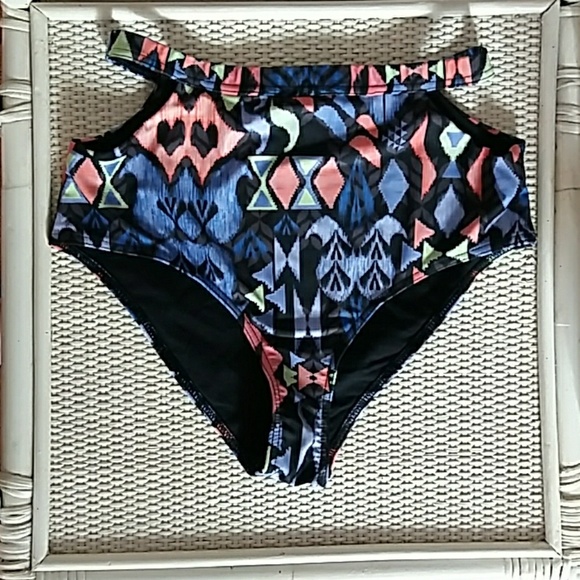 ASOS High waist cut out bikini bottom - Picture 2 of 8